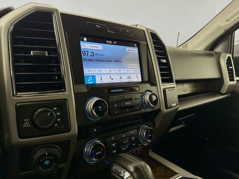 Used 2018 Ford F150 Lariat w/ Equipment Group 502A Luxury image 17