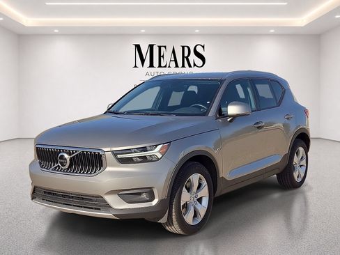 Used 2022 Volvo XC40 T5 Momentum AWD/4WD image 1