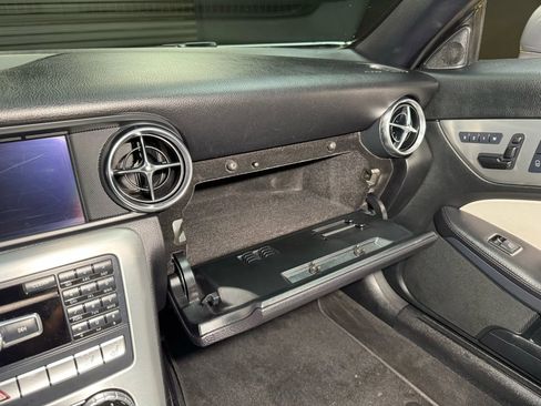 Used 2012 Mercedes-Benz SLK 350 image 36
