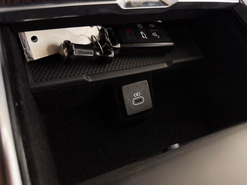 Used 2023 Land Rover Range Rover SE image 15