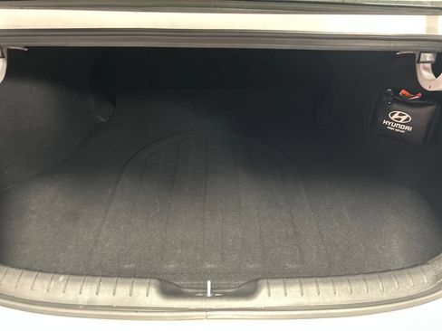 Used 2023 Hyundai Elantra Blue FWD image 22