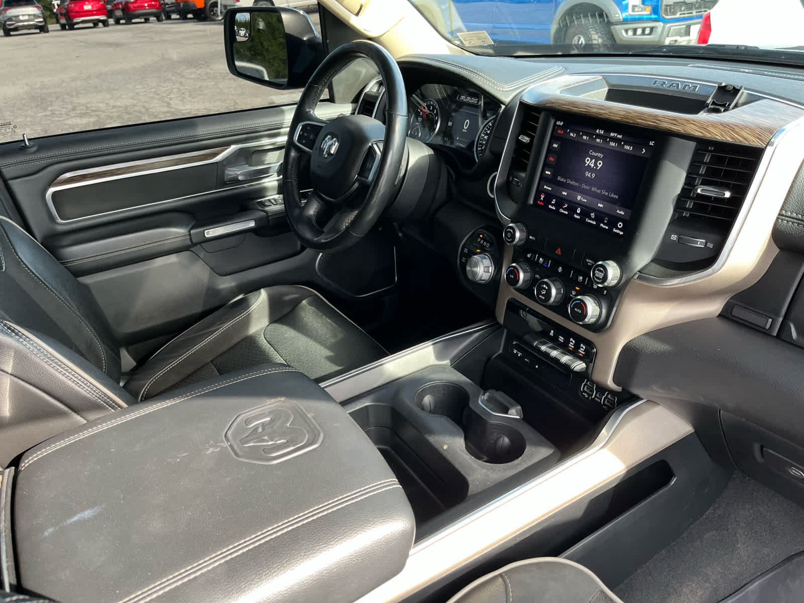 Used 2019 RAM 1500 Laramie AWD/4WD image 36