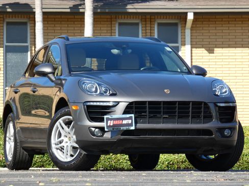 Used 2018 Porsche Macan Sport Edition image 3
