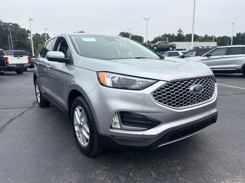 Used 2024 Ford Edge SEL w/ Convenience Package AWD/4WD image 4
