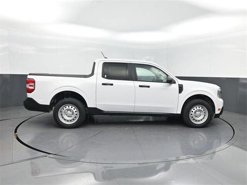 Used 2022 Ford Maverick XL image 30