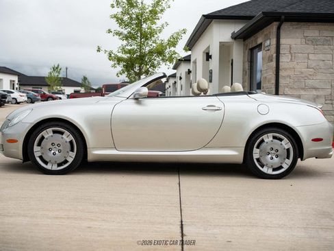 Used 2003 Lexus SC 430 Convertible RWD image 3