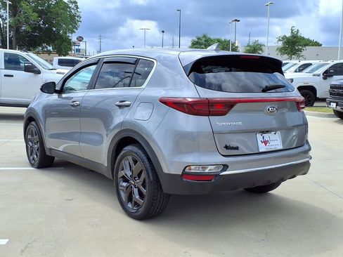 Used 2022 Kia Sportage LX w/ LX FWD Value Edition Package image 2