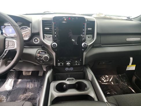 New 2026 RAM 1500 4x4 Crew Cab image 12