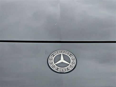 Used 2025 Mercedes-Benz GLC 300 image 10