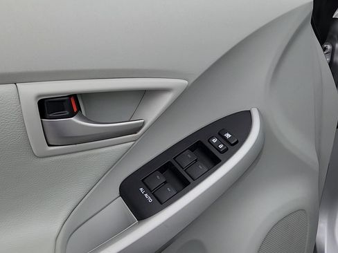 Used 2012 Toyota Prius One image 7