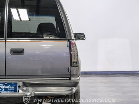 Used 1995 Chevrolet Tahoe 4WD 2-Door image 23