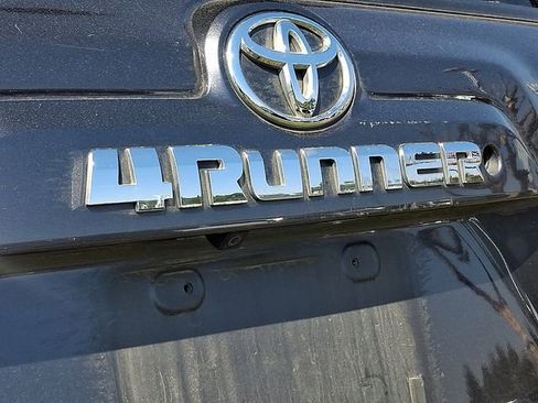 Used 2016 Toyota 4Runner SR5 image 9