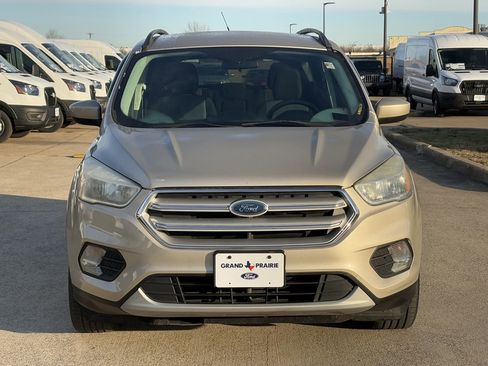 Used 2018 Ford Escape SE image 8