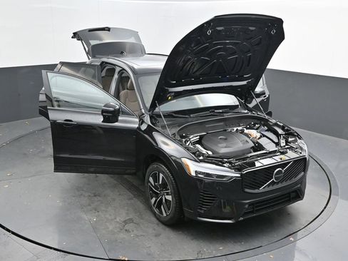 New 2026 Volvo XC60 T8 Core w/ Climate Package image 40