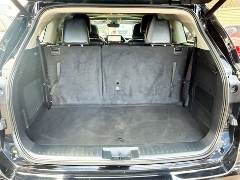 Used 2023 Toyota Highlander XLE image 30