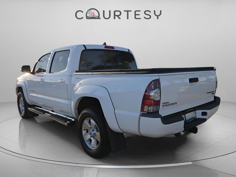 Used 2014 Toyota Tacoma PreRunner image 3