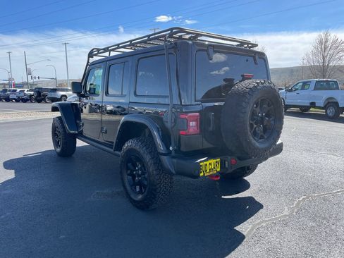 Used 2022 Jeep Wrangler Unlimited Rubicon w/ Steel Bumper Group AWD/4WD image 5