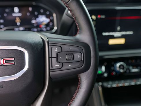 Used 2025 GMC Sierra 2500 AT4X image 16