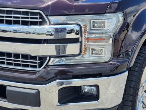 Used 2018 Ford F150 Lariat w/ Equipment Group 502A Luxury AWD/4WD image 8