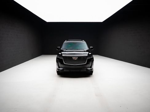 Used 2024 Cadillac Escalade ESV Premium Luxury RWD image 86