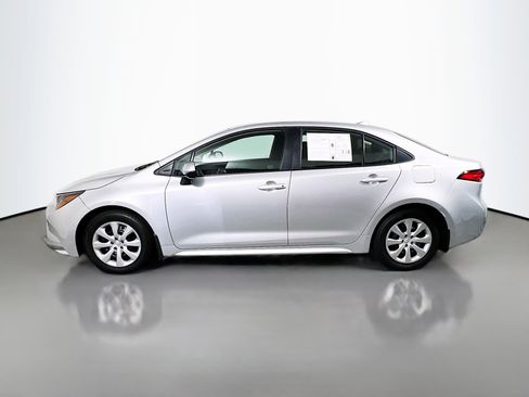 Used 2025 Toyota Corolla LE image 9