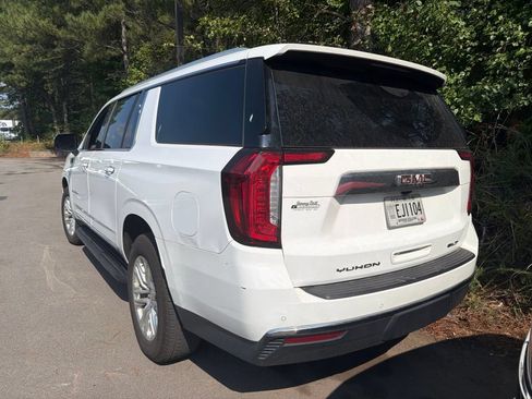 Used 2022 GMC Yukon XL SLT w/ SLT Luxury Package RWD image 4