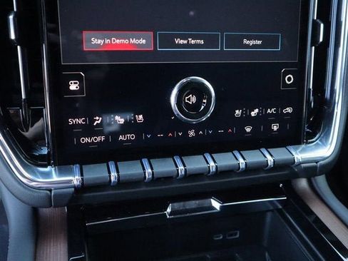 New 2026 GMC Yukon Denali w/ Sun & Power Step Package AWD/4WD image 40