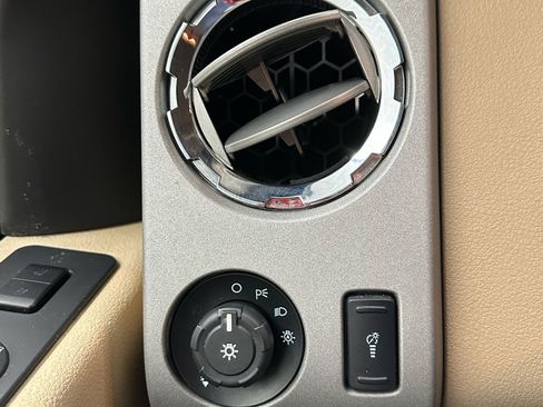 Used 2014 Ford F350 Lariat w/ Lariat Interior Package image 35