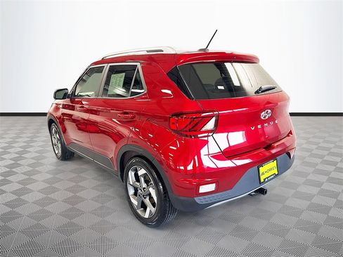 Used 2024 Hyundai Venue Limited image 34