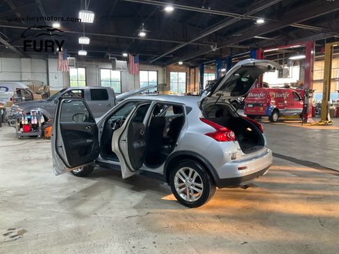 Used 2014 Nissan Juke SV w/ Navigation Package AWD/4WD image 19
