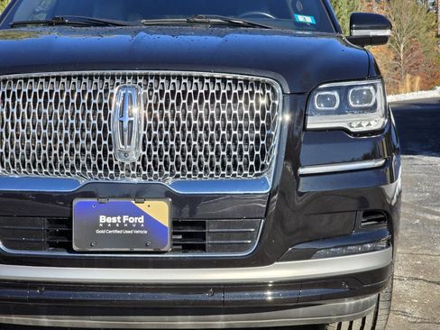 Used 2023 Lincoln Navigator Reserve image 3