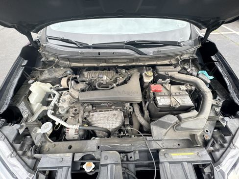 Used 2018 Nissan Rogue SV w/ Premium Package AWD/4WD image 30