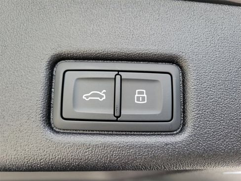 Certified 2025 Audi Q5 Premium w/ Convenience Package image 16