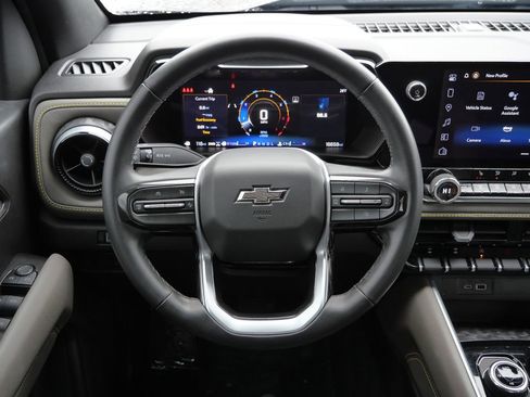 Used 2024 Chevrolet Colorado ZR2 image 32