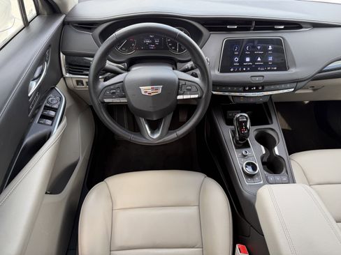 Used 2023 Cadillac XT4 Premium Luxury image 14