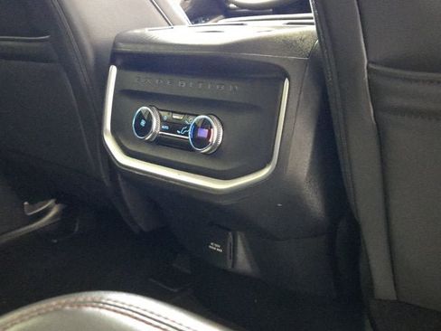 Used 2025 Ford Expedition Active AWD/4WD image 9