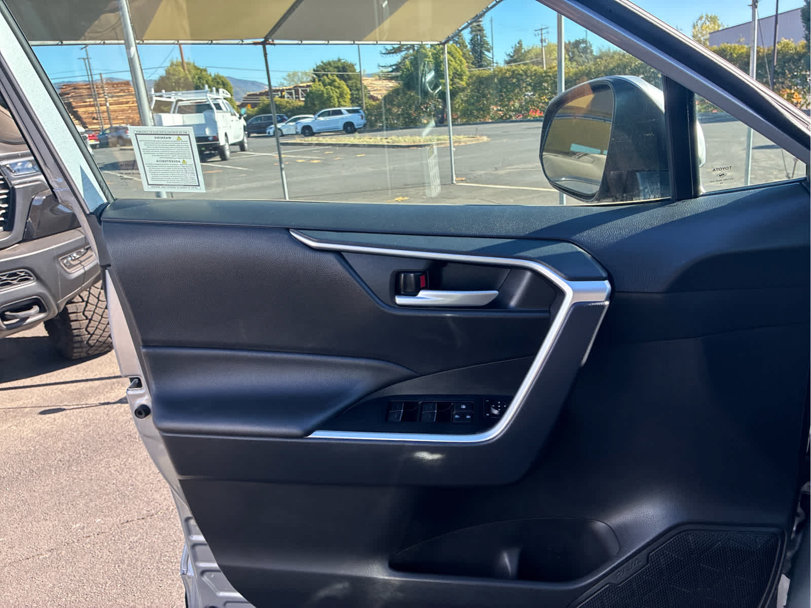 Certified 2025 Toyota RAV4 XLE AWD/4WD image 13