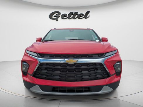Used 2023 Chevrolet Blazer LT FWD image 2