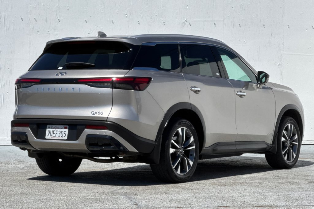 Certified 2025 INFINITI QX60 Luxe FWD image 3