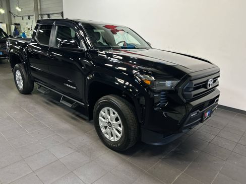 Used 2024 Toyota Tacoma SR5 AWD/4WD image 2