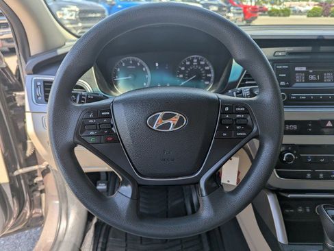 Used 2017 Hyundai Sonata SE FWD image 12