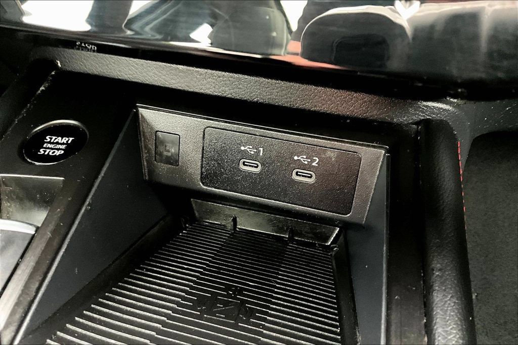Used 2026 Nissan Kicks SR AWD/4WD image 12