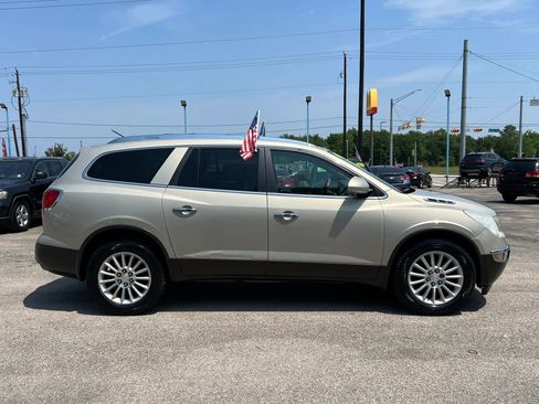 Used 2011 Buick Enclave CXL FWD image 5