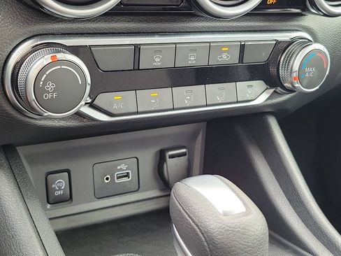 Used 2025 Nissan Sentra S FWD image 26