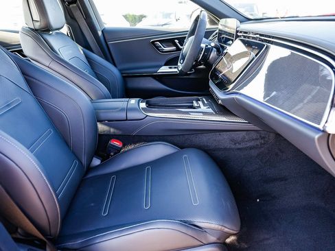 New 2026 Mercedes-Benz E 53 AMG e 4MATIC Sedan image 18