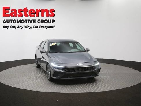 Used 2024 Hyundai Elantra SEL FWD image 49