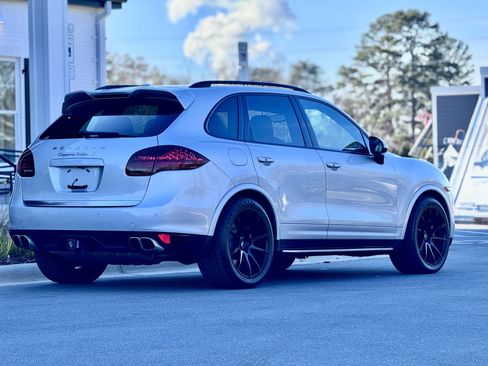 Used 2014 Porsche Cayenne Turbo S AWD/4WD image 16