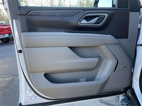 Used 2022 Chevrolet Tahoe Z71 w/ Z71 Off-Road Package image 18