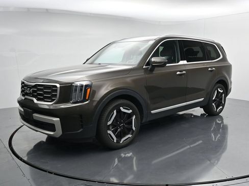 Used 2023 Kia Telluride S AWD/4WD image 4