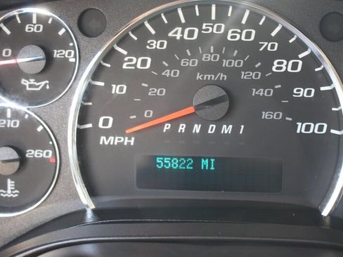 Used 2021 Chevrolet Express 2500 RWD image 24